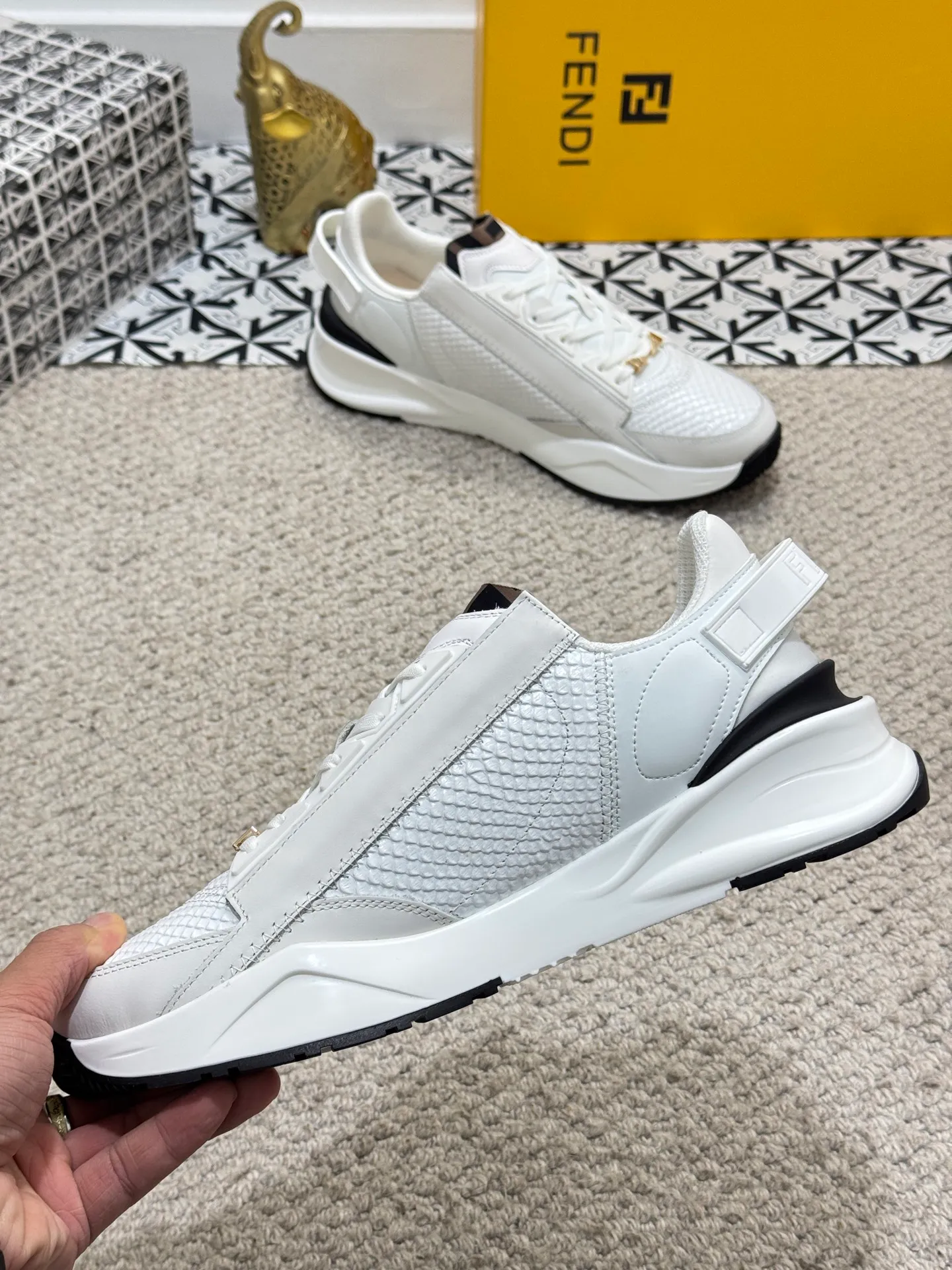 Men's men's shoes 💰520 [New style] 🦥🦥 Original quality - Fendi ◾️▫️F D🆕 Spring and summer new men's slip-on sneakers, with elastic straps, side zippers, and corrugated soles engraved with F. Embossed Fendi Flow lettering on the heel. Mixed material of high-tech fabric and black suede. FF graphic tongue. Ultra-light and wear-resistant EVA sole. Size: 38-44 (45 customized